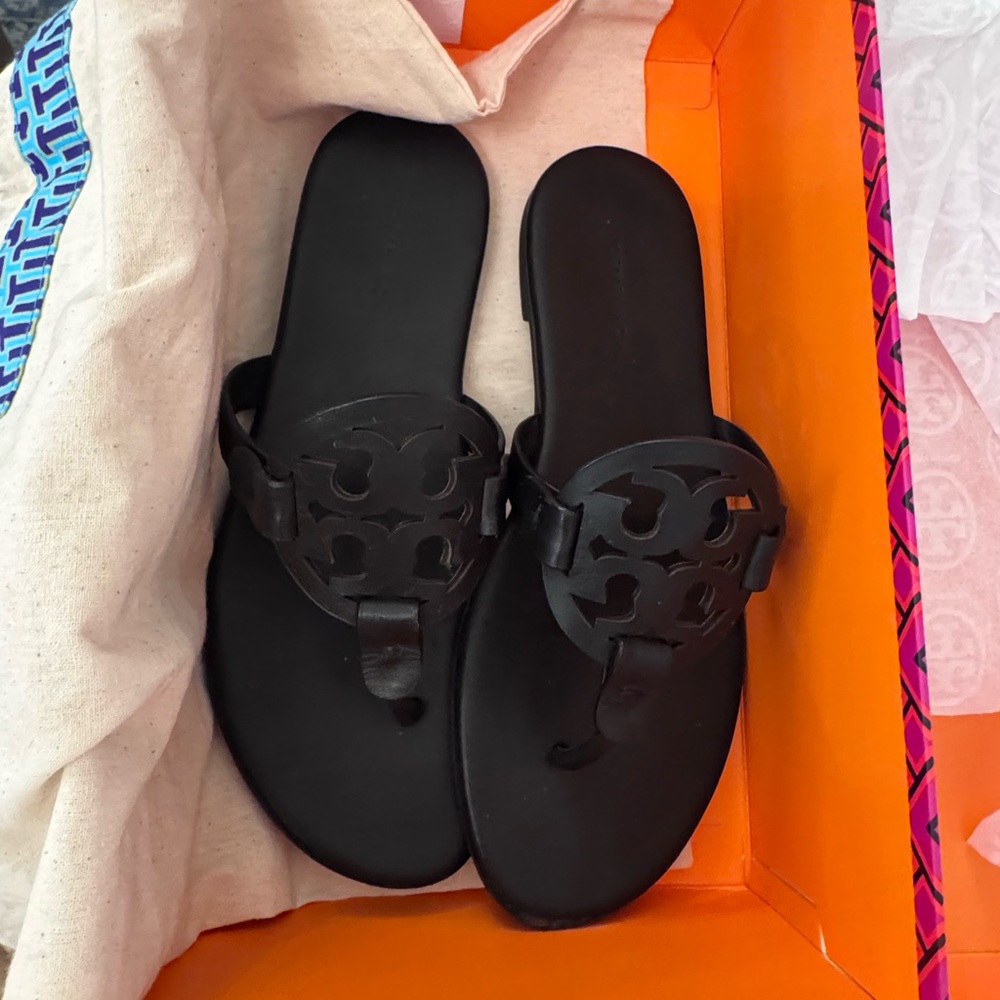 Tory Burch Miller flat thong sandals - Picture 2 of 7